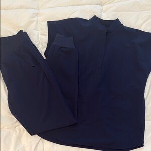 Navy FIGS Scrubs Set (Rafael Top XS and Zamora Joggers XS)